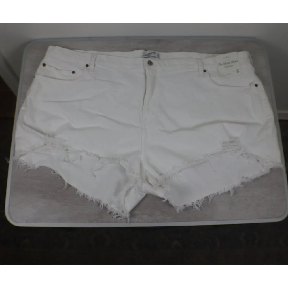 Abercrombie & Fitch Women Size 24 White Curve Love High Rise Mom Denim Shorts